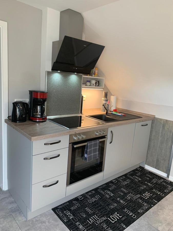 Ferienwohnung Sunny - Moderne Ferienwohnung im Grünen in Saarbrücken-West Exterior foto