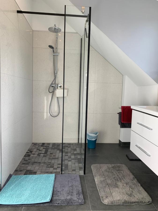 Ferienwohnung Sunny - Moderne Ferienwohnung im Grünen in Saarbrücken-West Exterior foto